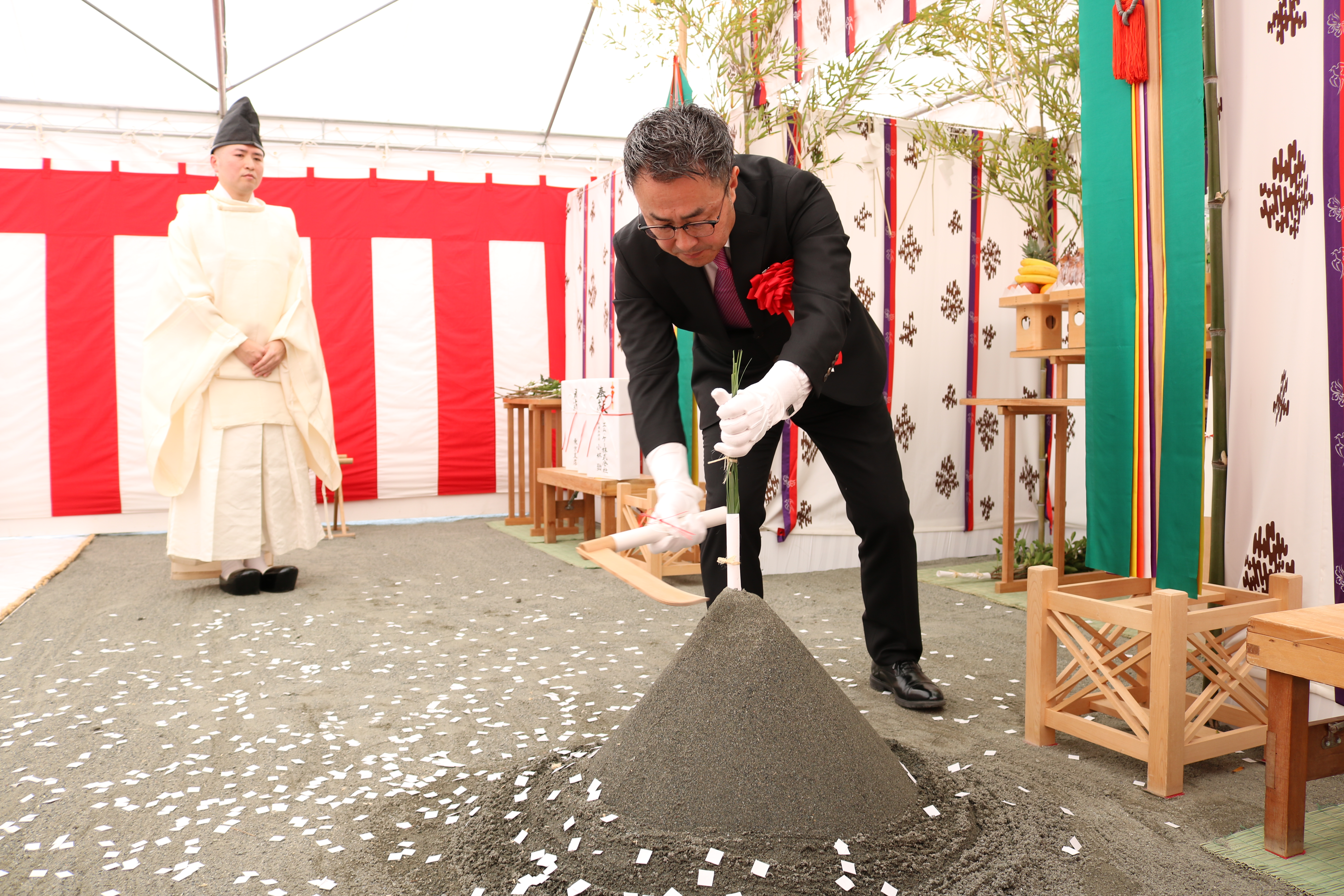 エム・ケー株式会社  渡辺雄一郎  取締役副社長 による鎌入れの儀